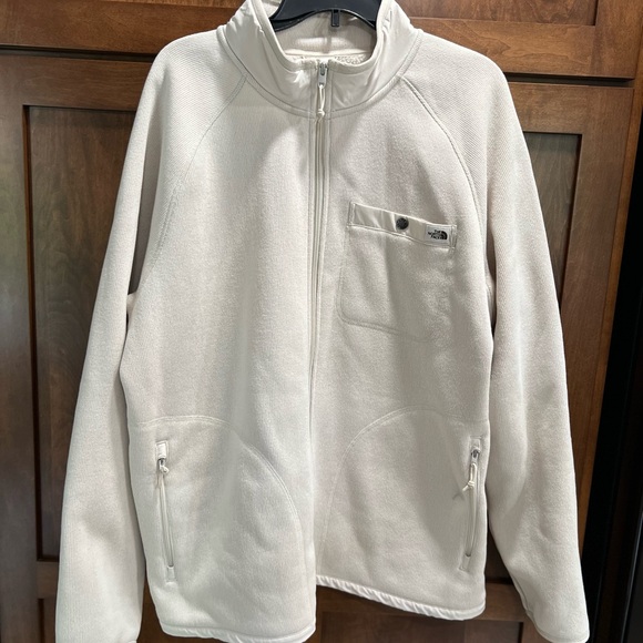 Like new!! The North Face men’s XL Gordon
Lyons Full Zip Fleece Sweater
Jacket - Picture 2 of 14